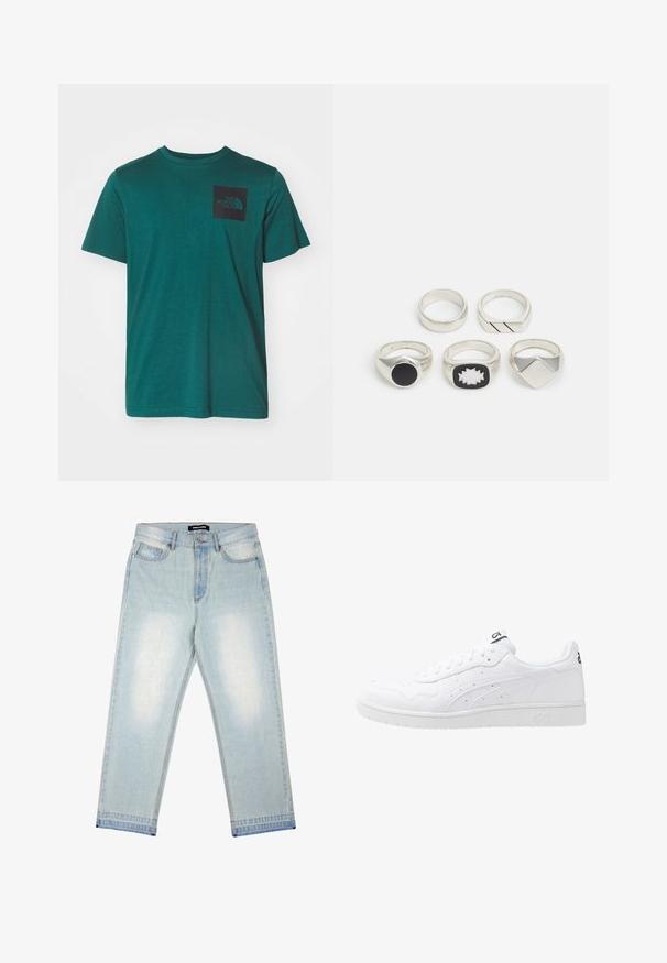 Tyrkysové bavlněné tričko s krátkým rukávem, kulatým výstřihem a černou čtvercovou kapsičkou s logem na levé části hrudníku. Hladká struktura.; Pegador BARROW - Volné džíny - sand washed blue; Bílé kožené tenisky s hladkým povrchem, perforovanými detaily a strukturovanou mezipodešví. Mají logo na jazyku a bočních pruzích.; Pět stříbrných prstenů: jeden s černým kulatým detailem, jeden s bílým a černým geometrickým vzorem, a další s různými tvary a povrchy.