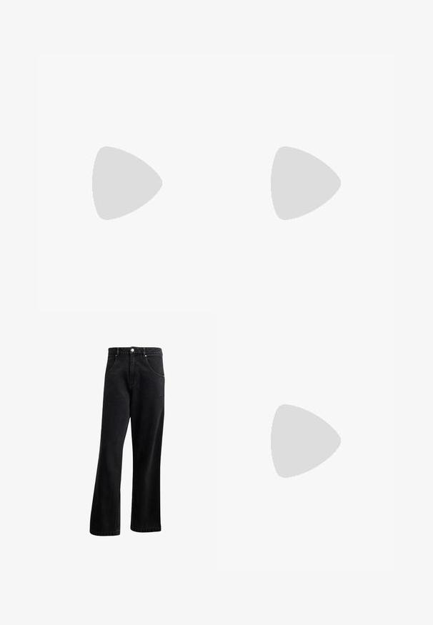 Tricou din bumbac negru cu mâneci scurte și guler rotund, având un logo imprimerat alb pe partea stângă a pieptului. Textură netedă, croi standard.; Blugi din denim negru cu un design drept, având buzunare frontale, închidere cu nasture și o textură ușoară. Include un detaliu subtil cu logo.; Tenisii Adidas Superstar negri cu dungi albe, vârf din plastic, și textul "Superstar" pe lateral, prezentati în profil lateral pe fundal alb.; Geantă de umăr neagră cu o textură căptușită, formă rotundă și un bretele lată, având un logo embosat pe față.