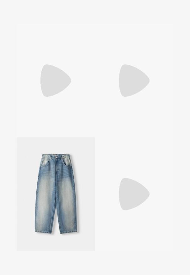 Bela bomba iz bombaža s kratkimi rokavi. Na levi strani na prsih je modro besedilo: "POMPEI Mi podpiramo hojo (Madrid)." Preprost dizajn.; Svetlo modri traper hlače z ohlapnim krojem, ki imajo ravne hlačnice, sprednje žepe in gumbasto zapiranje pri pasu.; Rjave in modre kariraste hlače širokih nogavic, v kombinaciji z belimi čevlji, ki imajo črne poudarke in teksturirane podplate, na zeleni podlagi.; Črne športne sončne očala z sivimi lečami, zasnovo ukrivljenega okvirja in podrobnostmi logotipa na strani. Narejena iz lahkega plastičnega materiala.