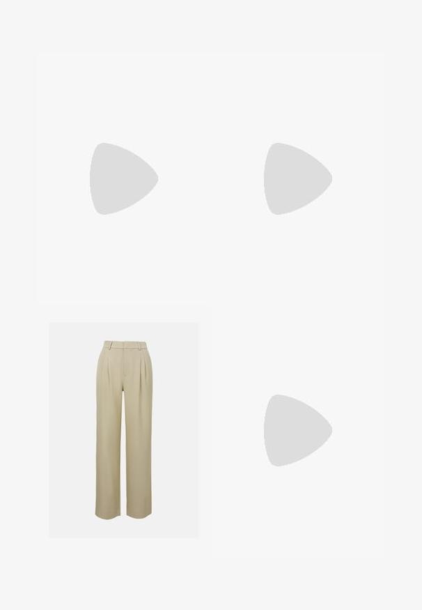 Bordeauxfarbene, gerippte Kurzarmbluse mit hohem Kragen, glatter Textur und einem dezenten Logo-Detail am Kragen.; Beige weit geschnittene Hose aus glattem Stoff, mit vorderer Bügelfalte, tailliertem Bund und seitlichen Taschen. Saubere Saumverarbeitung.; Braune Leder-Cowboy-Stiefel mit spitzem Zehenbereich, bestickten Wirbelmustern am Schaft und einem gestapelten Blockabsatz. Verfügt über einen Ziehriemen für das einfache Anziehen.; Goldene Creolen mit einer strukturierten, unregelmäßigen Form. Sie verfügen über einen nahtlosen Verschluss und eine polierte Oberflächenbehandlung, die ein modernes Design betont.