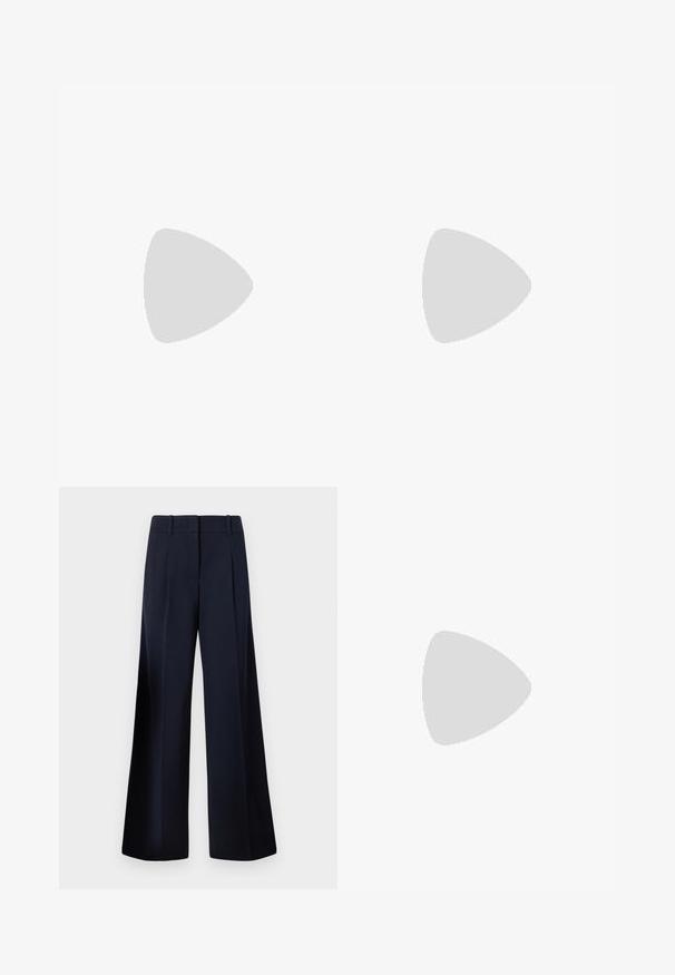 Sudadera holgada azul marino de manga corta, con capucha ajustable y una tapeta de botones con tres botones, de textura suave.; TOM TAILOR LEA WIDE  - Pantalones - sky captain blue; Zapatillas blancas y rosas con una textura suave de cuero y ante, punta redonda, suela plana y cordones a tono. Presenta un detalle de marca en los laterales.; Bolso de mano azul marino hecho de nylon suave, con dos asas texturizadas y un parche de logo rectangular negro en el frente.