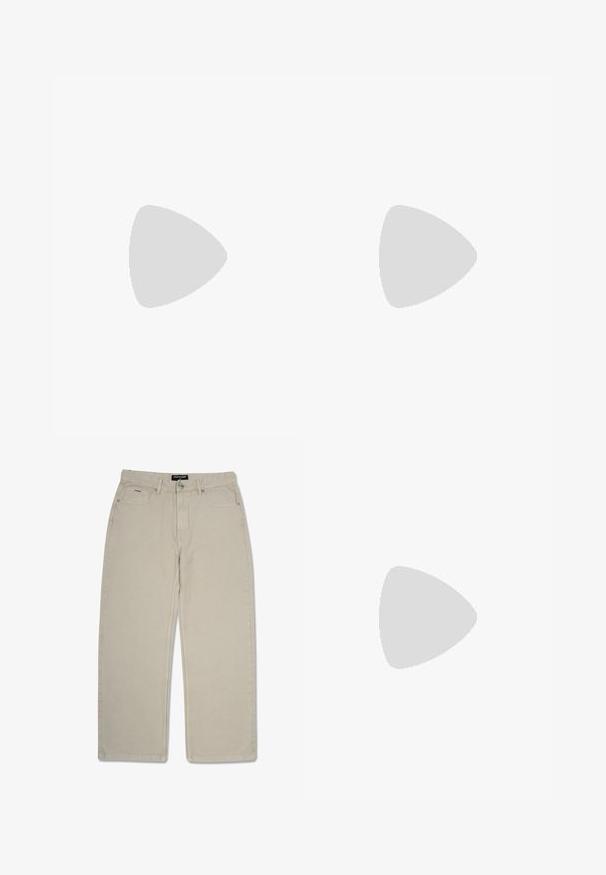 Πόλο μπλούζα σε ανοιχτό κίτρινο χρώμα, κοντά μανίκια, βαμβακερό ύφασμα, κλασικό γιακά, διακριτό λογότυπο στο στήθος, αντίθετη επένδυση γιακά.; Μπεζ παντελόνια ίσιου κόψιμου από βαμβάκι. Διαθέτουν δύο μπροστινές τσέπες και μια μικρή πίσω τσέπη. Οι διπλές ραφές ενισχύουν την αντοχή τους.; Λευκά σαγιονάρες με υφή στην επιφάνεια του πέλματος, λεπτές λωρίδες και πολύχρωμη διακοσμητική γραμμή στην σόλα. Περιέχει λογότυπο στη λωρίδα.; Σαπούνια κατασκευασμένα από μέταλλο με οβάλ πράσινους φακούς. Λεπτό ασημένιο μεταλλικό πλαίσιο και μαύρα ακροφύσια. Μινιμαλιστικός σχεδιασμός, χωρίς ορατά λογότυπα.