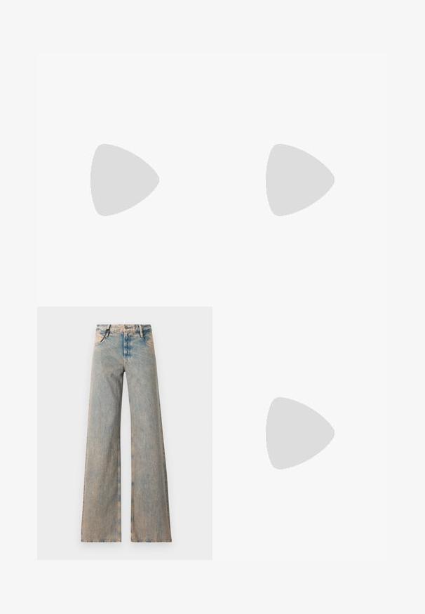 Hnědý top bez rukávů s draperií na přední straně, bočním řasením a dvěma ozdobnými knoflíky na rameni, vyrobený z hladké, elastické látky.; Světle modré kalhoty s širokými nohavicemi a vybledlou texturou, s pěti kapsami a poutky na pásek, vyrobené z denimové látky.; Anna Field Vysoká obuv - bordeaux; Tmavě hnědá kožená kabelka s dvěma horními držadly, zlatými kováními, detailním předním zapínáním a prošívanou texturou na bocích.