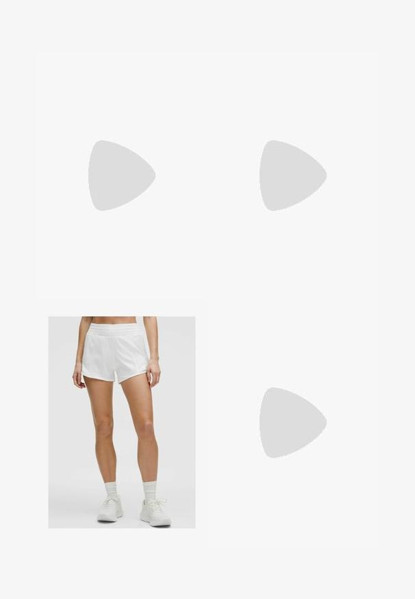 Melnā garā piedurkne crop top kopā ar pieguļošām tumši pelēkām legingām. Topam ir vienkāršs dizains; legingām ir sānu šuves un gluda tekstūra.; Baltie sporta šorti ar gludu tekstūru, elastīgu jostasvietu un sānu kabatām, apvienoti ar baltām sporta apaviem un potīšu zeķēm.; Melnas sporta apavi ar elpojošu sietu virsu, mīkstinātu apkaklīti un polsterētu zolīti, kurai ir izgriezumi elastībai.; Skidras aizsargbrilles ar vieglu, caurspīdīgu rāmi un pelēkiem akcentiem. Iespējas ietver apvērsto dizainu un regulējamu deguna atbalstu.