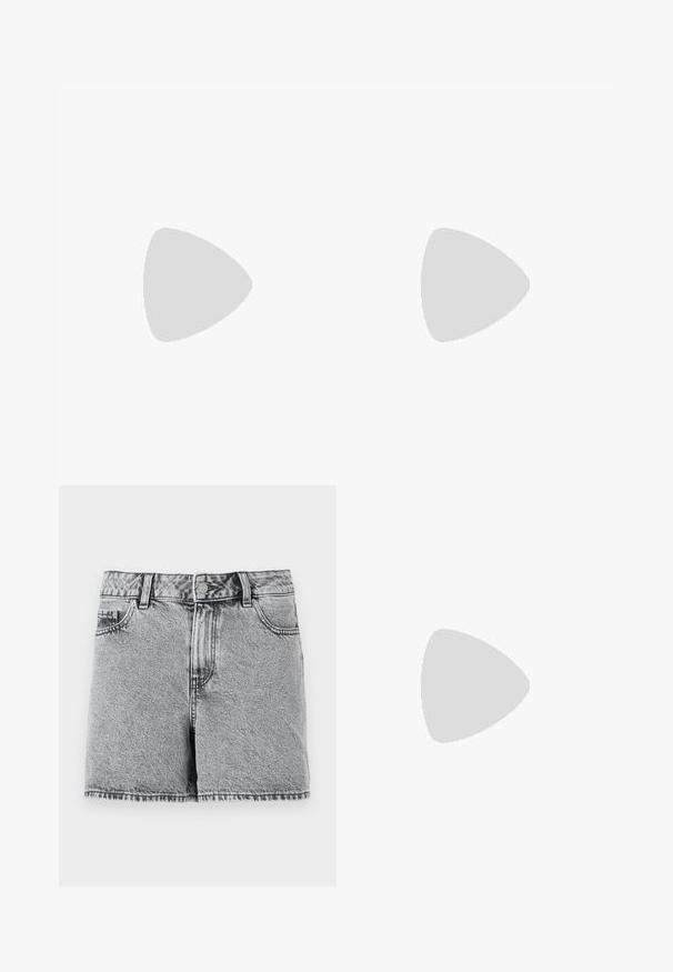 Top blanco de manga larga con diseño off-the-shoulder, lunares negros y una textura de tela suave.; Pantalones cortos de mezclilla en negro y gris con corte alto, diseño de cinco bolsillos y dobladillo deshilachado. Presenta una textura desgastada y cierre de botón metálico.; Mocasín de charol rojo con una suela baja y chunky negra que presenta un patrón de agarre texturizado y una correa decorativa sobre el empeine.; Bolso de piel sintética rojo brillante con forma triangular, abertura superior amplia y un asa curva. Textura suave con detalles de costura mínimos.