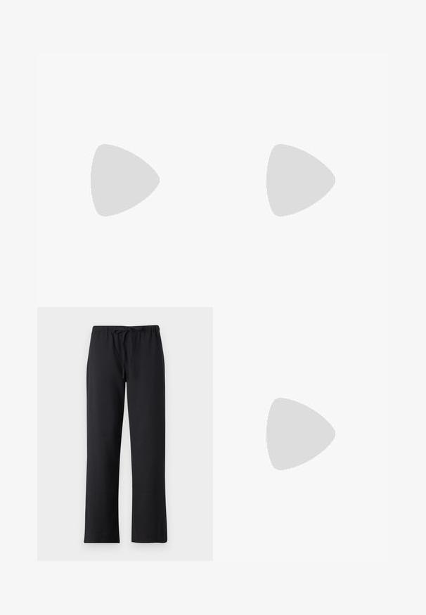 Roze gebreide lange mouw polo trui met een kraag, voorzien van een knoopsluiting met vijf knopen en een ribgebreide zoom. Zachte textuur, aansluitend ontwerp.; Zwarte broek van zacht materiaal, met een trekkoord in de taille en een rechte pijp. Geen zichtbare patronen of hardware.; Bruine hakken flip-flop sandaal met een slanke band en ronde teenpost, met een kleine gouden accent op de voetbed.; Bruine leren handtas met twee stevige handvatten, rechthoekige vorm, gladde textuur en ritssluiting. Minimalistisch ontwerp zonder zichtbare patronen.