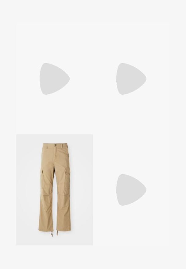 Tyrkysové bavlnené tričko s krátkymi rukávmi, okrúhlym výstrihom a centrálnou grafikou s textom "FORMER." a hravými postavičkami v červenej farbe.; Khaki cargo nohavice vyrobené z odolnej tkaniny, s viacerými bočnými vreckami, s priamym strihom a so stiahnuteľnými šnúrkami na leme.; Športová obuv s hornou časťou zo svetlošedého sieťového materiálu so semišovými akcentmi, bielymi šnúrkami a čiernou gumovou podrážkou. Výrazný detail odpruženia ABZORB.; Plátená taška v svetložltej farbe s dvojitými uchami, s bielym potlačeným logom "SAMSOE" na prednej strane. Obdĺžnikový tvar s jednoduchým dizajnom.