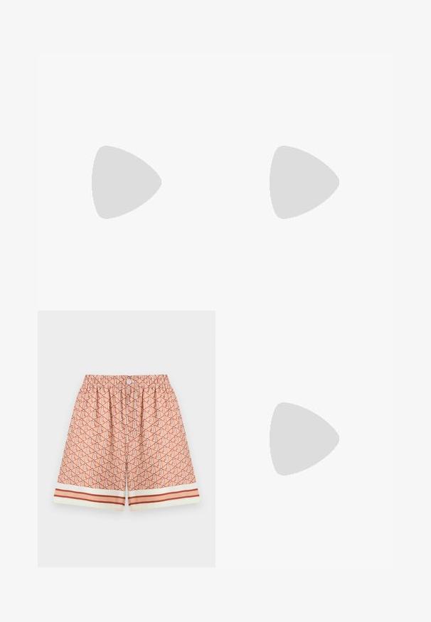 Tricou roșu din bumbac, cu guler rotund și mâneci scurte, având un mic logo verde de crocodil pe partea stângă a pieptului. Textură netedă.; Costum de baie cu model în piersiciu, având un design geometric pe toată suprafața. Talie elastică cu nasture și detalii contrastante la margine.; Adidași Lacoste de culoare gri închis, din material mesh și sintetic, cu o talpă texturată și accente maronii pe guler și branding.; Pungă tip fanny în imprimeu tie-dye de culoare albastru închis, cu un închidere tip fermoar, material texturat și un detaliu logo proeminent pe față.