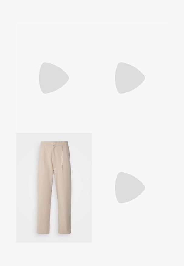 Polo à manches courtes avec un motif en zigzag bleu, vert et blanc. Doté d'un col marine et d'une patte de boutonnage à trois boutons. Texture tricotée.; Pantalon plissé beige en tissu doux. Comprend une taille élastique, des jambes droites et une texture lisse. Sans poches ni accents.; Mocassins en cuir marron avec un bout rond, des coutures détaillées et une semelle extérieure noire plate. Dotés d'une petite sangle décorative sur le cou-de-pied.; Lunettes de soleil noires et dorées avec une forme carrée, une monture métallique, des verres gris foncé et des embouts de branches noirs. Présente un design à double pont.