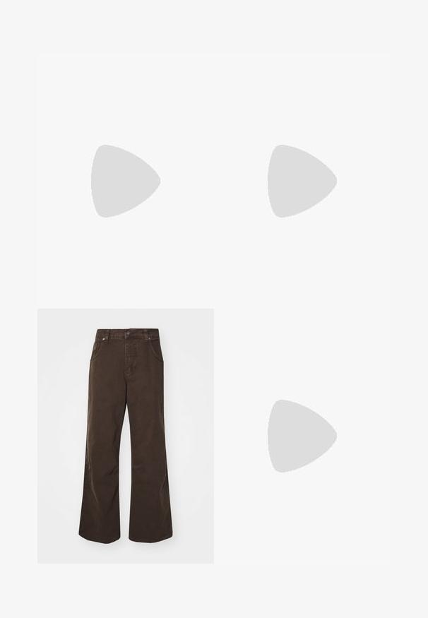 Must mustärkne polo-särk, mis on valmistatud puuvillast, klassikalise krae, lühikeste varrukate ja rindkeres diskreetse tume logoga. Sile tekstuur.; Pruuni laiad püksid, mis on valmistatud puuvillast, kõrge veejoone, ees olevate taskute ja sileda tekstuuriga. Viimistlus sisaldab peeneid õmblusdetailide.; Kohvased naha kõrgemad tossud kuldsete silmadega, pruunide aktsentide, pehme krae ja valge vahevahetusega. Tekstureeritud kummist välistald haardumise tagamiseks.; Kolm kuldringi: ruudukujuline ring, millel on väike kivi, tekstuuriga rõngas, millel on sooned, ja sile poleeritud rõngas, millel on kaks soontega kraavi.