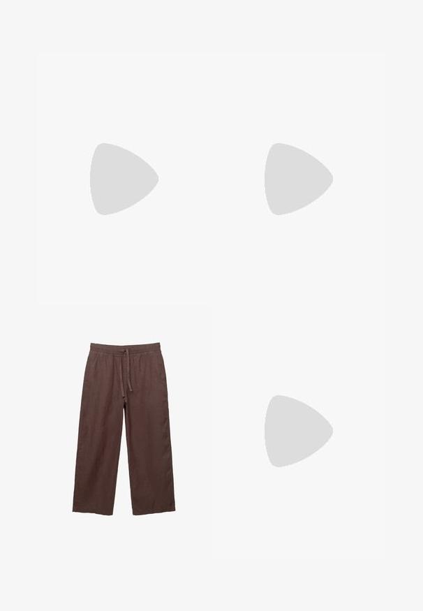 Next HEAVYWEIGHT - T-shirts basic - mottled brown; Brune linned bukser med bred benvidde og snor i taljen, der har to sidelommer og et let, tekstureret stof.; Brune ruskindssko med lav profil, snørebåndsdesign, gummisål og kontrasterende syninger. Simpel og funktionel stil.; Brun læder laptop taske med en tekstureret overflade, dobbelte top hanke, justerbar rem og to front spænder for ekstra detaljer.