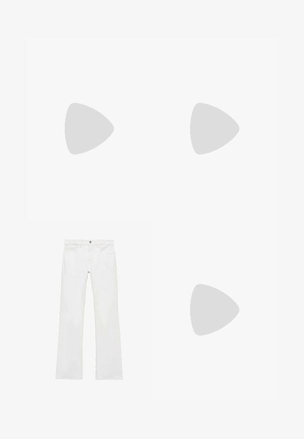 Marella DISTEL - Polo shirt - giallo; White flared jeans with a smooth cotton fabric, five pockets, a metal button closure, and belt loops. The legs have a slight finessing detail.; Beige slingback shoe with a black cap toe, a square high heel, and two strap accents, made from smooth material.; Brown faux leather tote bag with two long handles and a matching small pouch. The surface features a textured pattern and gold hardware accents.