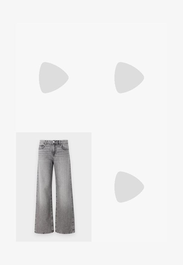 Even&Odd 2 PACK - Top - white/white; Jeans a gamba larga in denim grigio con finitura sbiadita. Presentano tasche classiche e chiusura con bottone in vita.; Sandali con tacco alto in pelle verniciata nera, dotati di tre cinturini orizzontali e una cinghia alla caviglia regolabile. Silhouette elegante e finitura lucida.; Donna con lunghi capelli scuri, vestita con un completo nero, che porta una borsa a tracolla in pelle nera, mentre guarda oltre la spalla su uno sfondo bianco.; Orecchini a cerchio in argento con un design torciglionato, caratterizzati da una finitura lucida e chiusura a perno. Misurano circa 3 cm di diametro.