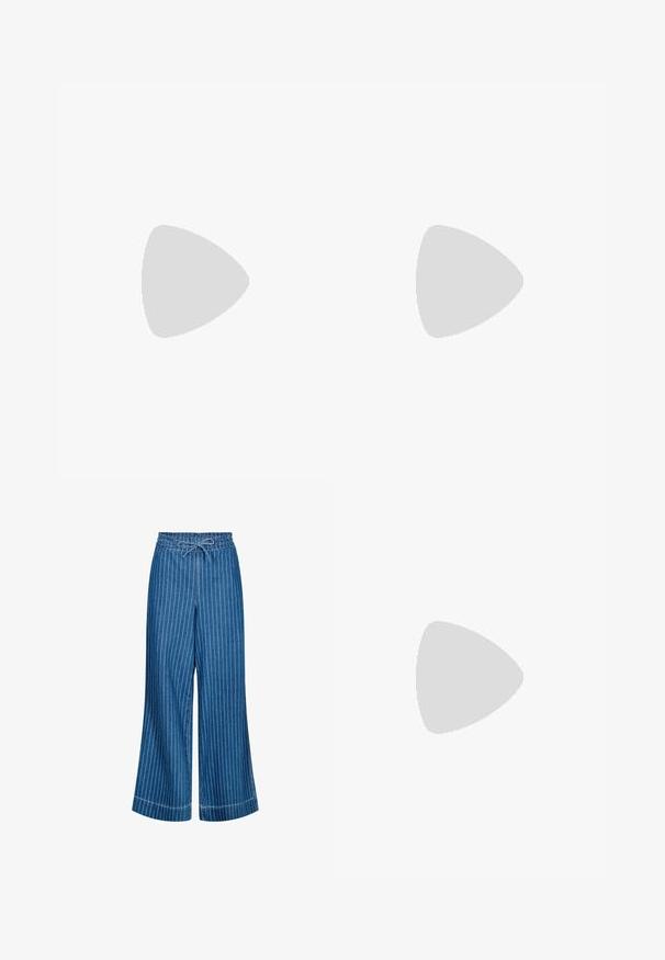 Polo à manches courtes, en tissu blanc avec des rayures horizontales marron et beige. Col avec trois boutons.; Pantalons larges en denim bleu avec des rayures verticales blanches. Comprend une taille avec cordon de serrage et une texture lisse. Coutures décoratives visibles.; Chaussures de course blanches avec des accents gris, dotées d'un dessus texturé, de perforations pour la ventilation et d'un talon segmenté pour l'amortissement.; Sac hobo en cuir vert au design décontracté, avec une poignée incurvée et une texture lisse. Ne contient aucun matériel ou accent visible.; Boucles d'oreilles en argent en forme de hoop, avec une surface lisse et polie et une forme circulaire mince. Le design comprend un fermoir sécurisé.