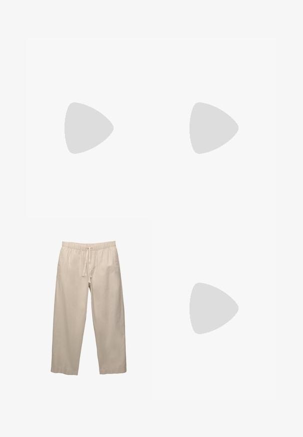 Creme polo t-shirt med blå sideskår. Har "Betano" logo i blå, struktureret stof, og en krave. New Balance logo på brystet.; Beige, lette bomuldsbukser med elastisk talje og snoretræk. Bred ben-design og oplagte kanter. Glat tekstur, minimal detaljer.; Beige ruskinds sneaker med tre mørkeblå striber, hvide snørebånd og en tan farvet gummisål. Har et logo på tungen og teksten "CAMPUS".; Metalrammede solbriller med ovale grønne linser. Tynd sølvmetalramme og sorte ørepropper. Minimalistisk design, ingen synlige logoer.