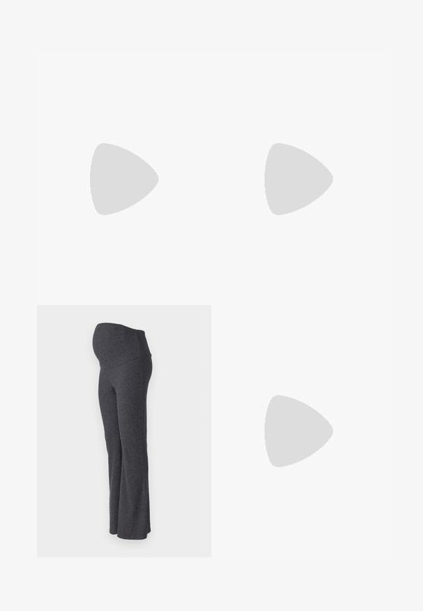 Dlhý rukáv tehotenský top v tmavošedej rebrovanej pletenine, so širokým výstrihom a bočnými rozparky pre väčšie pohodlie a lepšie priliehanie.; ONLY MATERNITY OLMHALLE - Nohavice - dark grey; Biele tenisky s hladkým syntetickým zvrškom, perforovanou špičkou, plochými šnúrkami a textúrovanou podrážkou, vystavené na drevenej ploche.; Hnedá umelá kožená taška cez rameno s zakriveným tvarom, minimalistickým šitím a zlatými akcentami. Obsahuje zips na vrchu a nastaviteľný popruh.