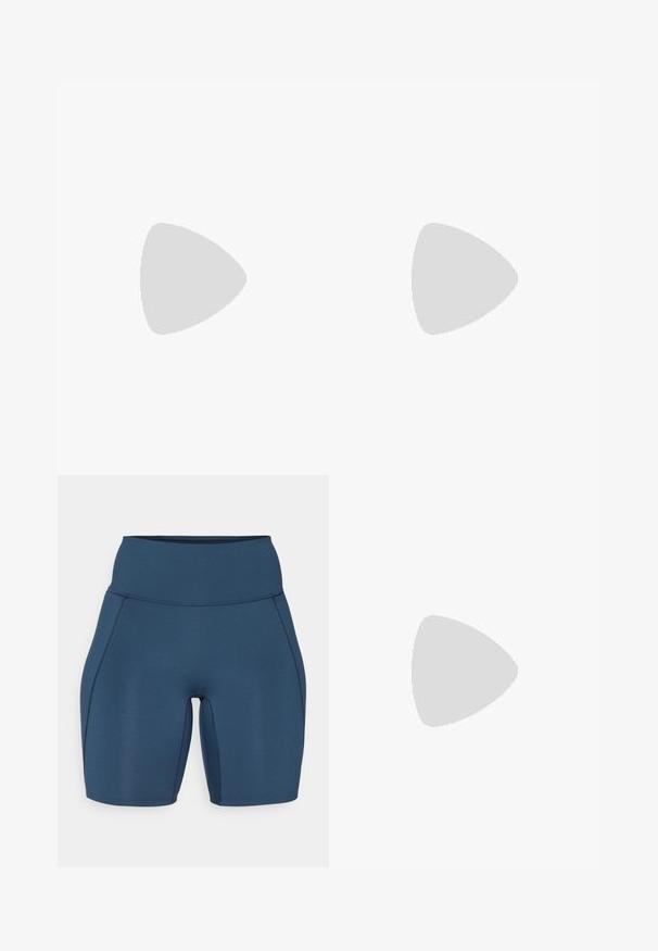 Nike Pro sportinis liemenukas ryškiai rožinės spalvos, pasižymintis prigludusia forma, apvaliu iškirpimu ir plačia baltos spalvos elastine juosta su prekės ženklu apačioje.; Tamsiai mėlynos treniruočių šortai su aukštu juosmeniu, lygia tekstūra ir plokščiomis siūlėmis. Yra prigludusios konstrukcijos, kuri siekia vidurinę šlaunį.; Šviesiai mėlyni sportiniai bateliai su tinklo viršumi, plokščiomis raištelėmis ir storesne, tekstūruota padais su geometriniais akcentais stabilumui.; Juodos sportinės saulės akinių su blizgia danga, purpurinės atspindinčios lęšiai ir kreivės juodi šventyklos. Rėmelis su logotipu.