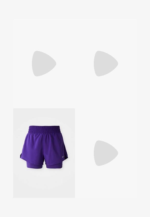 Roze mouwloos sporttop met een ronde halslijn, zijsplitten en geborduurd logo op de borst. Gemaakt van een gladde, rekbare stof.; Paarse hardloopshorts met dubbele laag, voorzien van een elastische tailleband en een klein zilveren Nike swoosh op de onderkant van de linkerzoom.; Hardloopschoen met een lichtgewicht crèmekleurige bovenkant, blauwe branding en oranje accenten op de zool. Mesh textuur voor ademend vermogen.; Witte, omrande zonnebril met grote, gradient glazen die een tint van roze naar lichtoranje hebben, aangevuld met een blauwe neussteun en logo-details.