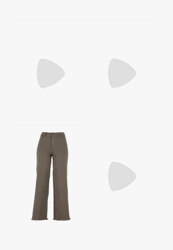 Olivově zelené bavlněné tričko s vysokým, zaobleným výstřihem, krátkými rukávy a volným střihem. Hladká textura, žádné viditelné vzory nebo akcenty.; Olivově zelené kalhoty širokého střihu vyrobené z denimu, se zapínáním na knoflík, třepenými lemy a předními kapsami. Hladká textura po celé ploše.; adidas Originals SAMBA OG UNISEX - Tenisky - alumina/medium dark khaki/gum; Hnědá semišová hobo taška s zakřiveným tvarem, kontrastním prošíváním, jedním ramenním popruhem a detailem zipového uzávěru. Celkově hladká textura.