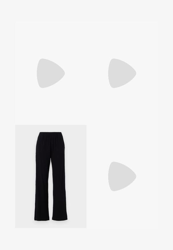 Weißes Kurzarm-T-Shirt mit seitlicher Raffung und einem Kordelzug mit goldfarbenen Beschlägen für eine verstellbare Passform. Glattes Baumwollgewebe.; Schwarze, leichte, elastische Hose mit geradem Bein. Weicher Stoff ohne sichtbare Muster oder Akzente. Schlichter und vielseitiger Stil.; Schwarze Leder-Ballettschuhe mit abgerundeter Spitze, glatter Textur, minimalen Nähdetails und einem flexiblen Sohlen-Design.; Schwarze Tote-Bag aus strukturiertem Material mit Rautenmuster, Schulterriemen und auffälligem roten und weißen Text "JE M'EN FOUS."