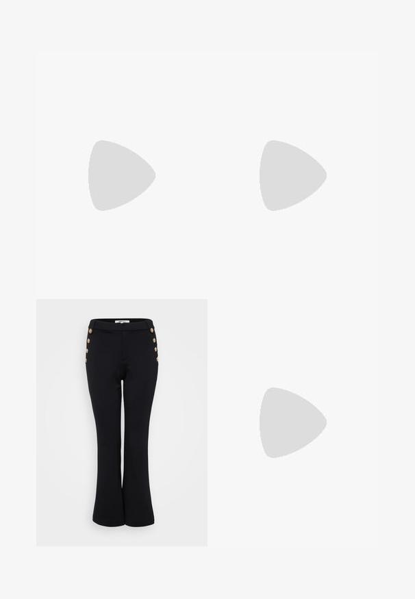 Even&Odd Petite 2 PACK - Top - light grey/black; Čierne rozšírené nohavice vyrobené z hladkej tkaniny, s akcentmi zlatých gombíkov pozdĺž pásu pre detail a priliehavým strihom.; Čierne lakované kožené mokasíny s masívnou čiernou podošvou a zlatými detailmi. Hladká textura a design so zaoblenou špičkou.; Strieborné kovové náušnice vo forme kruhov s brúsenou textúrou, so zaobleným dizajnom a priehľadným zarážkou pre bezpečné nosenie.