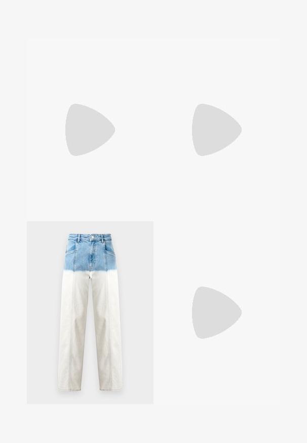Valkoinen kolme-neljäsosapituinen t-paita, jossa on vihreä abstrakti kuvio. Pyöreä pääntie, puuvillamateriaali ja ommellut reunat.; Denim farkut, joissa on sininen yläosa, joka haalistuu valkoiseksi. Korkea vyötärö, suora lahje ja näkyvät ompeluyksityiskohdat.; Beige nahkara ballet flat dengan ujung bulat, detail jahitan minimal, hak rendah, dan logo halus di bagian belakang. Tekstur halus dan matte.; Musta neliönmuotoinen aurinkolasit tummilla linsseillä, sileä muovikehys ja huomaamattomat siipimäiset yksityiskohdat tempssissa.; Navy sininen nahkakukkarokotelo, jossa on krokotiilinumero, hopeaketjuolkapanta ja metallilukko. Suorakulmainen muoto taitettavalla designilla.