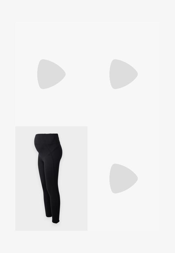 Leopárdmintás, hosszúujjú felső, kerek nyakkivágással és puha anyaggal. Főbb színek: fekete és barna, világos bézs kiegészítőkkel.; Fekete kismama leggings, magas derékkal, rugalmas anyagból készült. Simított textúrával és testhezálló kialakítással a kényelem érdekében.; Fehér sneaker sima szintetikus anyagból, lekerekített orral, fűzős kialakítással, lapos talppal és visszafogott perforált részletekkel.; Fekete kézi táska strukturált formával, sima textúrával és fémből készült záródással. Széles fekete nadrággal és nyitott orrú szandállal párosítva, fából készült padlón.