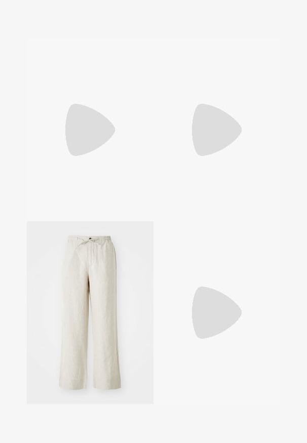 Přiléhavé, lehké pletené polo tričko s krátkým rukávem v off-white barvě s texturovaným vzorem, žebrovaným límcem a detaily na lemu. Navrženo pro prodyšnost.; Lněné kalhoty ve světle béžové barvě, s volným střihem, elastickým pasem se stahovací šňůrkou a bočními kapsami pro pohodlí.; Hnědé kožené polobotky s kulatou špičkou, minimalistickým šitím a nízkým blokovým podpatkem. Obsahují dekorativní pásek přes nárt.; Hnědá nylonová taška s dvojitými uchy, zipovým uzávěrem a modrou logem nášivkou. Hladký povrch, strukturovaný design, prostorný interiér.