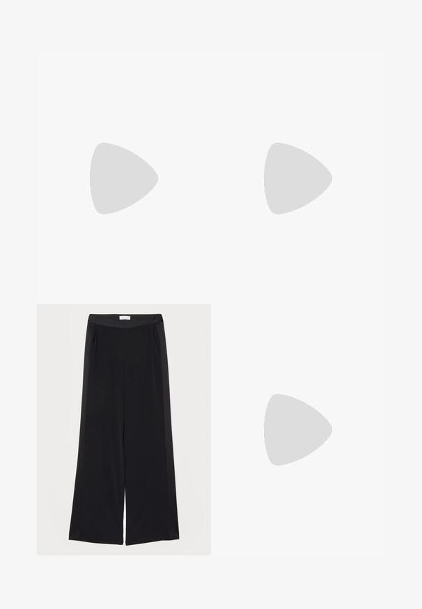 T-shirt blanc à manches courtes en coton doux. Présente un col rond et une coupe décontractée. Étiquettes attachées à l'arrière.; Tiger of Sweden EDITEA - Pantalon classique - black; Stuart Weitzman EMILIA MARY JANE FLAT - Babies - black; Sœur SAUDADE MINI - Sac à main - noir/cognac