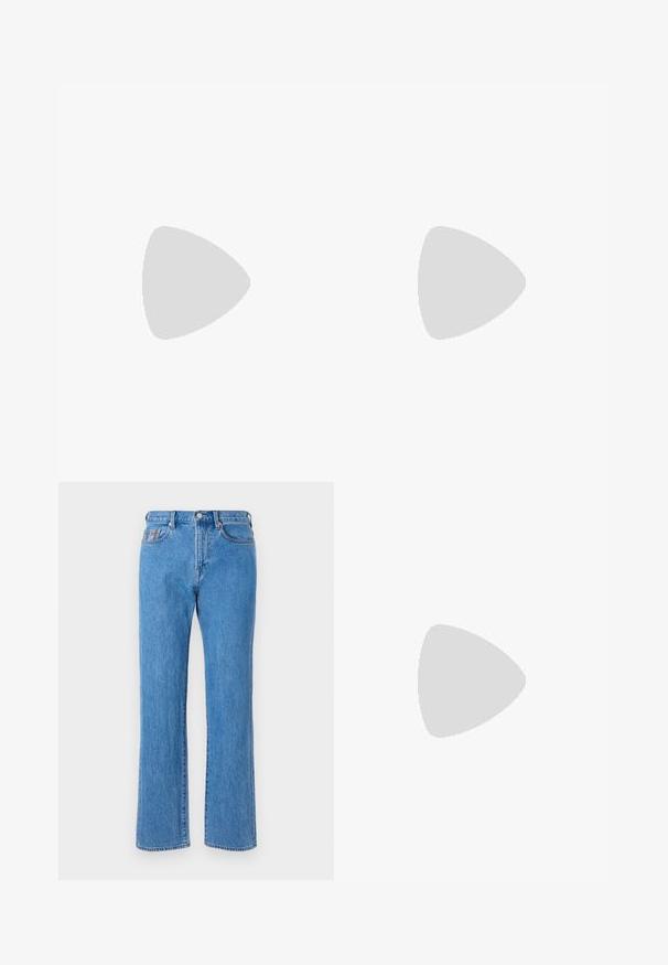 Tumši zila kokvilnas T-kreklu ar apaļu apkakli, īsām piedurknēm un mazu krūšu kabatu. Ievērojama ar mīkstu tekstūru un brīvu piegriezumu.; Gaiši zilie džinsu bikses ar taisnu kāju griezumu, piecu kabatu dizainu un pogu aizdari. Īpašības ietver smalkus šuvumu detaļas.; Navy zila zamšas zema augstuma kedas ar baltu zoli, navy krāsas auklām un "Filling Pieces" logo zeltā sānos.; Brūns neilona iepirkumu soma ar divām rokturiem, ar rāvējslēdzēju aizvēršanu un zilu logotipa uzlīmi. Gluda tekstūra, strukturēts dizains, plašs iekšējais nodalījums.