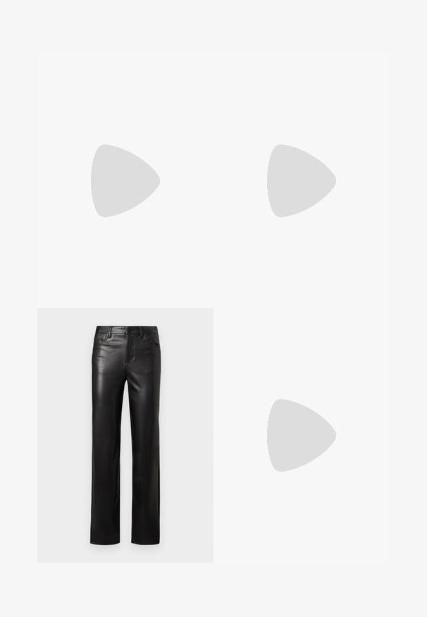 JDY JDYGEGGO LIFE 3/4 HIGHNECK JRS DIA - Bluza - black; Crne kožne hlače ravnog kroja, s patent zatvaračem i prednjim džepovima. Glatka tekstura s suptilnim detaljima šivanja.; Crne kožne slingback cipele s oštrim nosom i uskim, zakrivljenim potplatom. Imaju diskretnu podesivu traku s metalnom kopčom.; Crna torba od umjetne kože s teksturom krokodila, s cinčanim vrhom i naboranom trakom. Izgleda mekano i kompaktno u dizajnu.