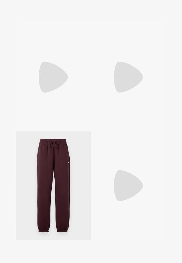 Hvit tanktopp i bomullsblanding, med brede skulderstropper og "NIKE SPORTS" grafikk i lyse lilla over brystet. Glatt tekstur.; Burgunder joggebukser med elastisk midjebånd og justerbar snor. Har ribbede mansjetter og en liten hvit logo på venstre side.; Nike-sko med en beige og grå teksturert overflate, svarte detaljer, en stor "90" logo, og en hvit snøring. Svarte såler.; Svart Nike-pung med glidelås, teksturert stoff, brune detaljer og avtakbar stropp. Har en fremtredende Nike-logo på fronten.