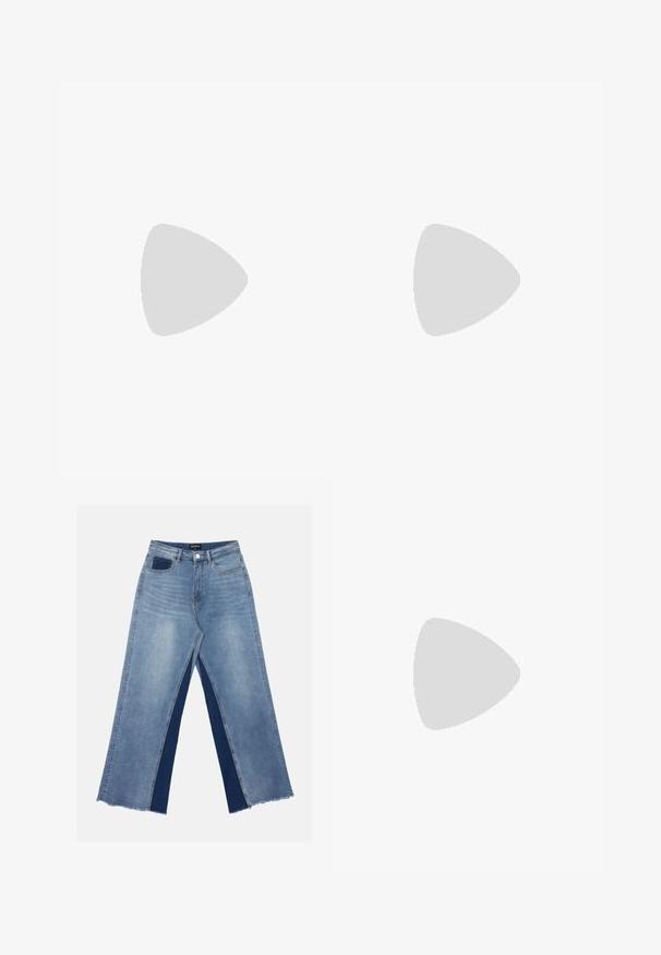 Due canotte senza maniche a costine in bianco e nero, con scollature rotonde e vestibilità regolare. Etichette visibili all'altezza dello scollo.; Jeans a gamba larga di colore azzurro chiaro con pannelli in blu scuro a contrasto, orli sfilacciati e vita standard con chiusura a bottone metallico.; Pantofole nere in pelle con punta arrotondata e tacco medio a blocco. Texture liscia con dettagli minimi, caratterizzata da un'apertura elastica sottile.; Borsa a spalla in pelle nera con una texture liscia, forma curva, tracolla regolabile e chiusura con zip. Design minimalista senza ornamenti.