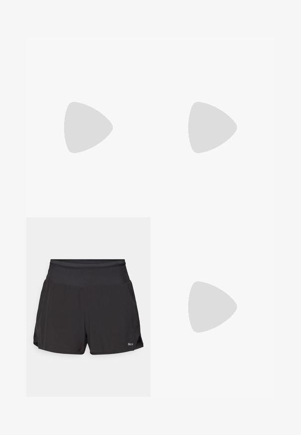 Cămașă neagră cu mâneci lungi, dintr-un material moale, cu un decolteu rotunjit și o siluetă ajustată, asortată cu pantaloni gri deschis.; Pantaloni scurți atletici negri cu un talie plată, de lungime scurtă și buzunare laterale. Materialul pare respirabil și are o textură netedă.; Pantof pantaș roz deschis, cu un superior din plasă respirabilă, guler căptușit și talpă texturată. Dispune de un mijloc de talpă curbat și căptușit pentru suport.; Ochelari de soare negri cu o finisare mată, lentile dreptunghiulare, curbură ușoară pe bănci, detaliu subtil cu logo și lentile cu tentă fumurie.