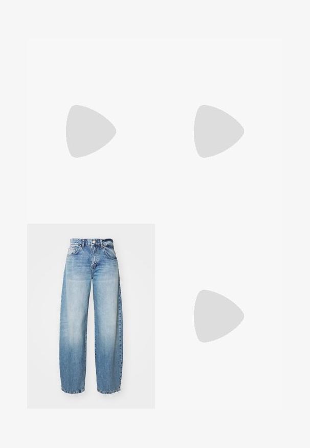 Šviesiai mėlynas medvilninis marškinėliai trumpomis rankovėmis, su balta stačiakampio formos "LEVI'S" logotipu ant priekinės dalies ir laisva siluetu.; Šviesiai mėlynos plačios kelnės iš džinsinio audinio su apmažintu paviršiumi, penkiomis kišenėmis ir mygtukų užsegimu. Audinys yra džinsas, turintis klasikinius siuvinėjimus ir laisvą siluetą.; Žalios sportinės bateliai su baltais dryžiais ir tekstūruota viršutinė dalis, derinami su šviesiai mėlynais per dideliais džinsais, turinčiais tiesių kojų kirpimą.; Žvyneliniai akinių rėmeliai su kvadrato formos konstrukcija, su skaidriais lęšiais ir tekstūruotu raštu. Šventyklos turi ploną, sraigtinį dizainą.