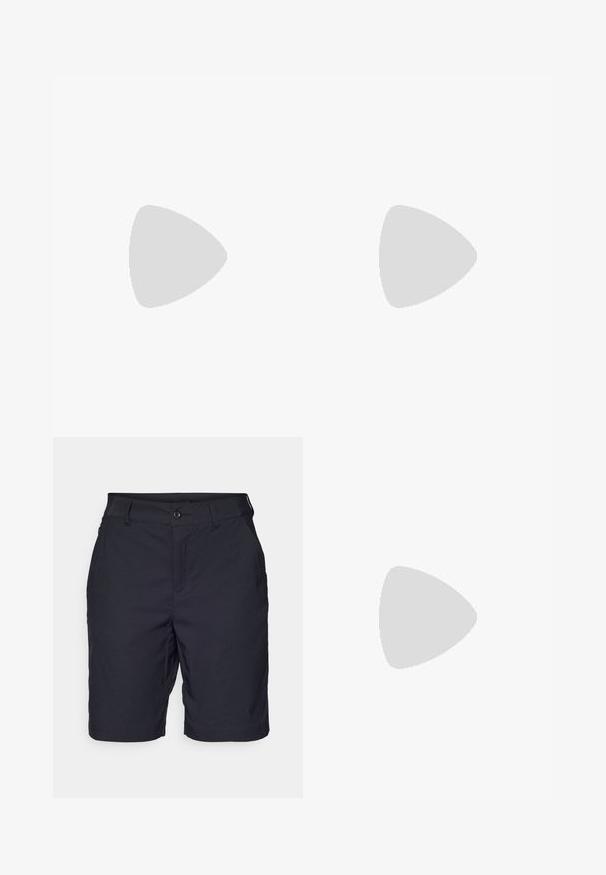 Lys blå langermet genser med halvglidelås foran, teksturert stoff, glatte detaljer og "Columbia"-logo på brystet og ermet.; Sorte shorts laget av lett stoff, med knappelukking, beltehemper, to frontlommer og rett snitt.; Sorte turstøvler med mid-topp design, som har en teksturert overdel, grå detaljer og slitesterk gummisåle med godt grep.; Svart Columbia Titanium ryggsekk med en glatt stoffoverflate, sidelommer, topphåndtak og justerbare stropper. Minimalistisk design med subtil merkevare.