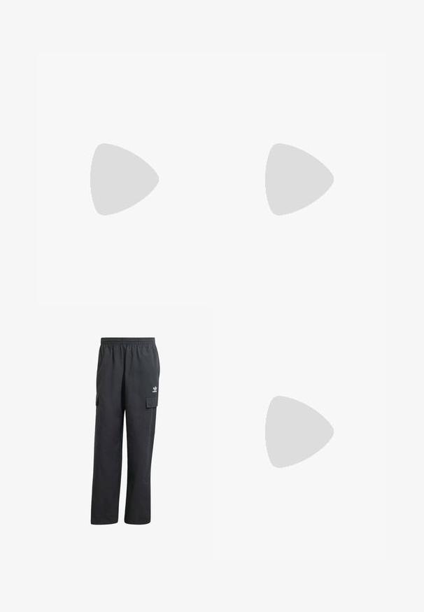 Černé oversized tričko s komplikovanými šedými grafickými vzory, včetně zobrazení postav a dekorativních prvků. Kolem krku kulatý výstřih, krátké rukávy.; Černé cargo kalhoty s elastickým pasem, dvěma bočními kapsami a decentním logem na levém stehně. Vyrobeno z lehkého materiálu.; Černobílé tenisky s vrchní částí z semišové a kožené kůže, včetně tří bílých pruhů, perforovaného špičky a podrážky z gumy.; Černé sluneční brýle s kovovým rámem, obdélníkovými skly a štíhlým designem. Mají šedá tónovaná skla a decentní branding na straně.