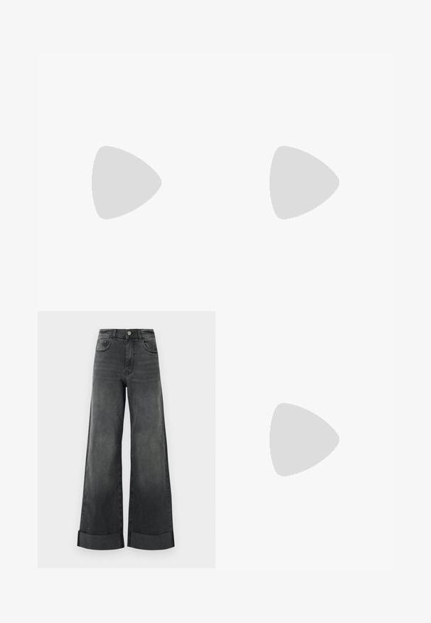 Weißes Baumwoll-T-Shirt mit kurzen Ärmeln, das gestickte Blumenmuster aufweist. Runde Ausschnitt, lockere Passform und glatte Textur.; Schwarzweite, hoch taillierte Jeans mit weitem Bein und umgeschlagenen Säumen, vorderem Knopf und Taschen, vor einem schlichten hellen Hintergrund präsentiert.; Schwarze Leder-Pumps mit spitzer Zehe, einem Knöchelriemen und einem blockigen Absatz. Flache Textur, elegantes Design und minimalistische Ästhetik.; Schwarze Laptoptasche aus Leder mit glatter Textur, rechteckiger Form und zwei langen Griffen. Keine sichtbaren Beschläge oder Verzierungen.