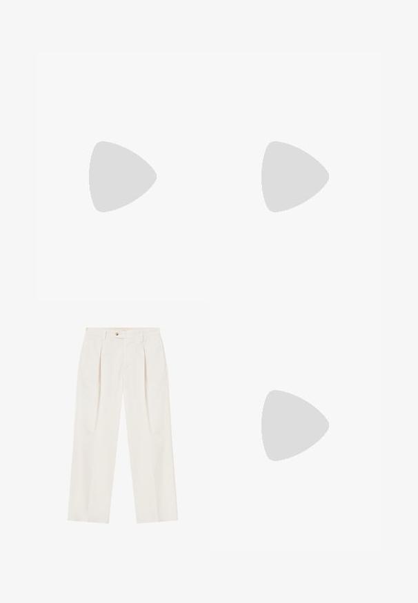 Polo de manga corta burdeos con un tejido abierto texturizado, presenta un cuello en V y un collar estructurado, hecho de un material de punto ligero.; Pantalones blancos de pierna ancha con pliegues en la parte delantera, un cierre de un solo botón y bolsillos laterales. Textura suave y diseño entallado.; Mocasines de cuero marrón con punta redondeada, detalles de costura y un acento decorativo de hebilla de metal en la parte frontal. Suela de goma.; Reloj rectangular de oro rosa con una esfera blanca, marcadores de hora minimalistas y una pulsera metálica vinculada. Presenta una corona en el lado derecho.; Collar de cadena en tono dorado que presenta un sencillo colgante en forma de cruz. La cadena tiene una textura con un diseño de eslabones finos, y el colgante es liso con un acabado pulido.