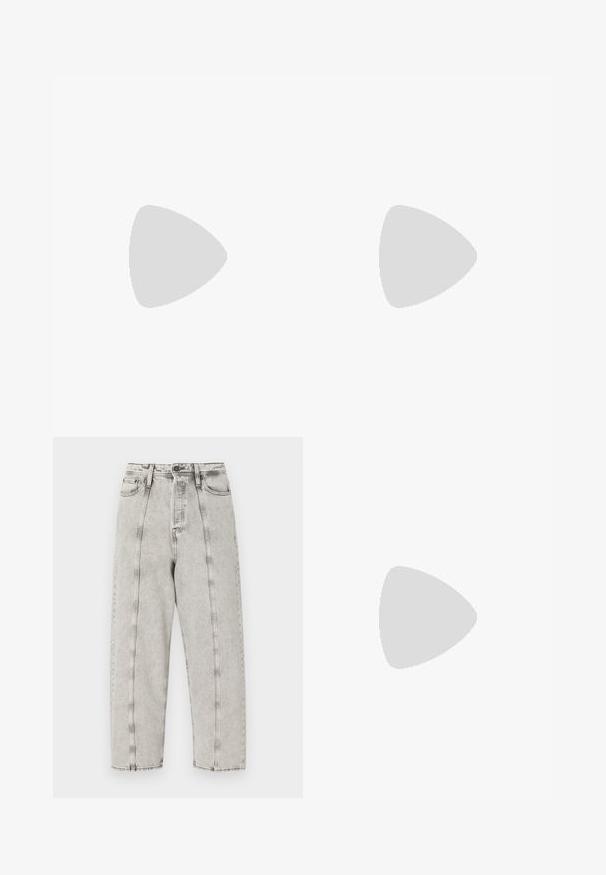 Mørkegrønn bomull T-skjorte med rund hals og korte ermer, som har et rosa grafisk logo på brystet. Glatt tekstur.; Grå høy midje jeans med løs passform, med rette ben, synlig søm og slitt tekstur.; Sorte lærstøvel med rund tå, snøring, tykk teksturert såle og løkke bak på hælen. Glatt overflate med minimalistisk søm.; Svarte solbriller med rektangulære linser, matte plastikkramme og rette kanter. Har merkevarelogo på innsiden av armen.