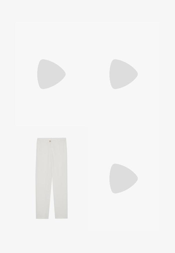 Melns ribots topiņš ar dziļu V-veida kakla izgriezumu un mežģīņu detaļām plecu daļā un viļņotām malām. Minimālas metāla akcentu detaļas apakšmalā.; Baltas, pielāgots bikses ar taisnu kāju dizainu, ar pogu aizdari, jostu cilpām un sānu kabatām; gluda auduma tekstūra.; Baltā augstpapēžu kurpe ar mēreni asu purngalu, kvadrātveida papēdi un potītes siksniņu. Gluda virsma ar smalku spīdumu un bēšu iekšējo oderi.; Balta ādas rokassoma ar strukturētu dizainu, kurai ir magnētiska aizdare un plecu josta, parādīta uz neitrāla fona.