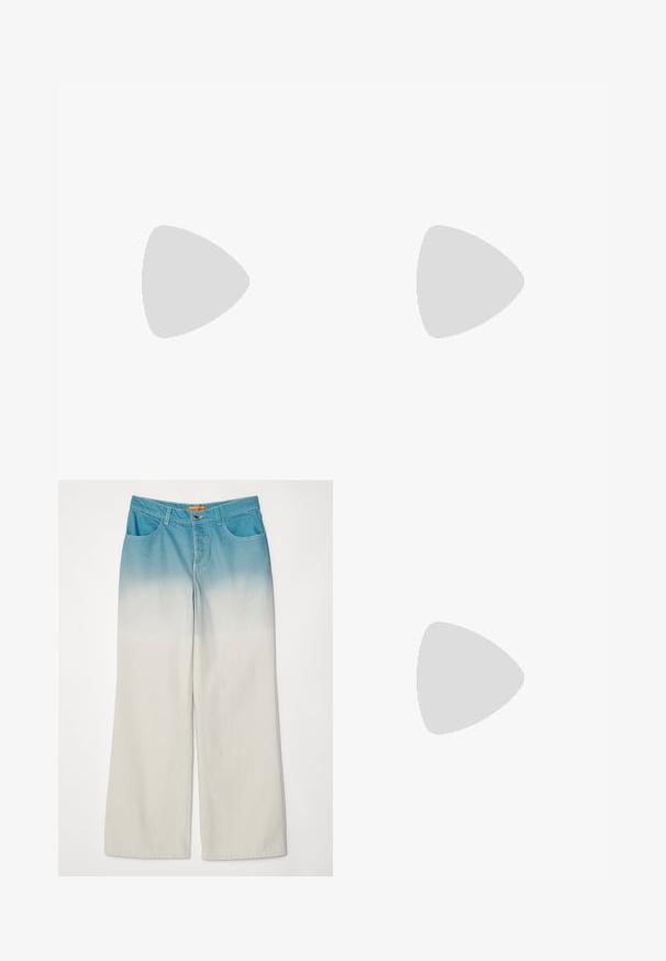 Top de punto amarillo brillante de manga corta con un patrón de tejido abierto y dobladillo ondulado. La etiqueta dice "DESIGNERS REMIX" dentro del cuello.; Jeans de ombre azul claro a blanco, diseñados con perneras anchas, fabricados en tejido de mezclilla, con una cinturilla clásica y cuatro bolsillos.; Sandalia de tacón alto beige con punta cuadrada, tira delgada en el tobillo y tacón ancho. Textura de cuero suave con un detalle de hebilla dorada.; Bolso de tela azul con una textura fruncida y un asa gruesa y rizada. Presenta sutiles patrones a rayas en todo su diseño. Forma rectangular compacta.