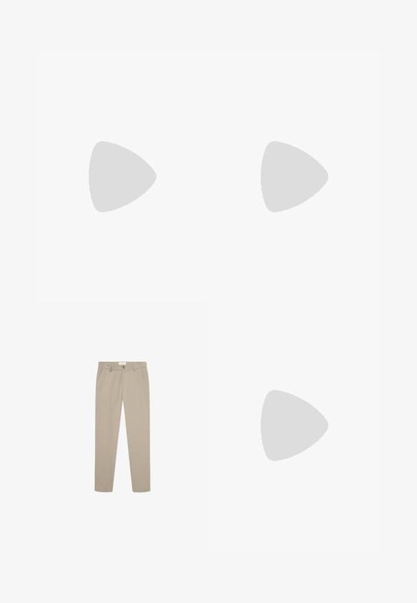 Tricou verde din bumbac cu decolteu rotund, mâneci scurte și un mic logo alb cu inscripția "Polo Ralph Lauren" pe pieptul stâng.; Pantaloni bej dintr-un material fin, croiți pe măsură. Prezintă buzunare frontale, închidere cu buton și un design elegant, drept.; Loafere din piele maronie cu un model texturat, talpă exterioară albă și un design minimalist. Prezintă o cusătură pe partea superioară.; Eșarfă bleumarin cu un grafic gri al unui jucător de polo pe cal, având margini franjurate.