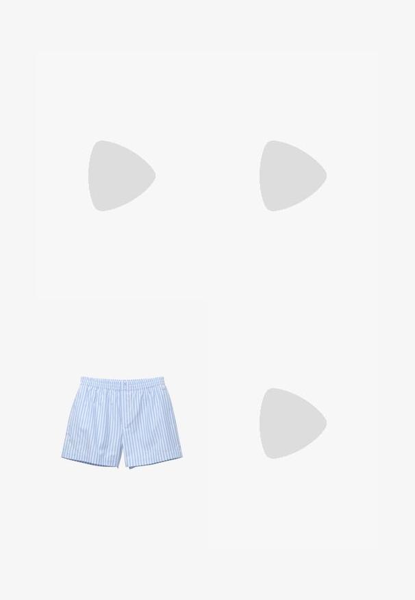 Even&Odd 2 PACK - Top - azure blue/simply taupe; Hellblaue gestreifte Boxershorts aus weicher Baumwolle. Mit elastischem Bund, Knopfverschluss und lockerer Passform. Dezentes Logo an der Seite.; Grau Wildleder Sneaker mit hellblauen Streifen, gummiertem Sohlenmaterial und Logo-Akzenten. Niedriges Design mit runder Zehenform und Schnürverschluss.; Runde, braun getönte Sonnenbrillen mit einem glänzenden burgunderfarbenen Rahmen. Schlanke Bügel mit dezentem Branding. Flaches Linsendesign.; Braune Wildleder-Schultertasche mit Reißverschluss, ausgestattet mit einem gedrehten Tragriemen, der mit Metallakzenten verziert ist, für ein sicheres Tragen.