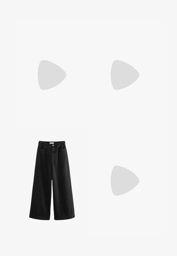 Svart tyg med slät yta och lätt lyster, som visar sömmar och veck, vilket antyder ett elastiskt material, potentiellt för träningskläder.; Svarta vida jeans i denim, med hög midja, fem fickor och en ren finish. Tyget har en slät textur, med minimala detaljer.; Svart nätballerina med spetsig tå, dekorativ rem och subtil accent. Har en öppen nätdesign och platt sula.; Svarta solglasögon med en elegant rektangulär ram och en guldfärgad logotypaccent på sidan. Mörka linser och en blank yta är framträdande.; Svart vävd läderkuvertväska med floppsstängning och guldfärgad hårdvara, buren av en person som bär en ärmlös svart klänning.