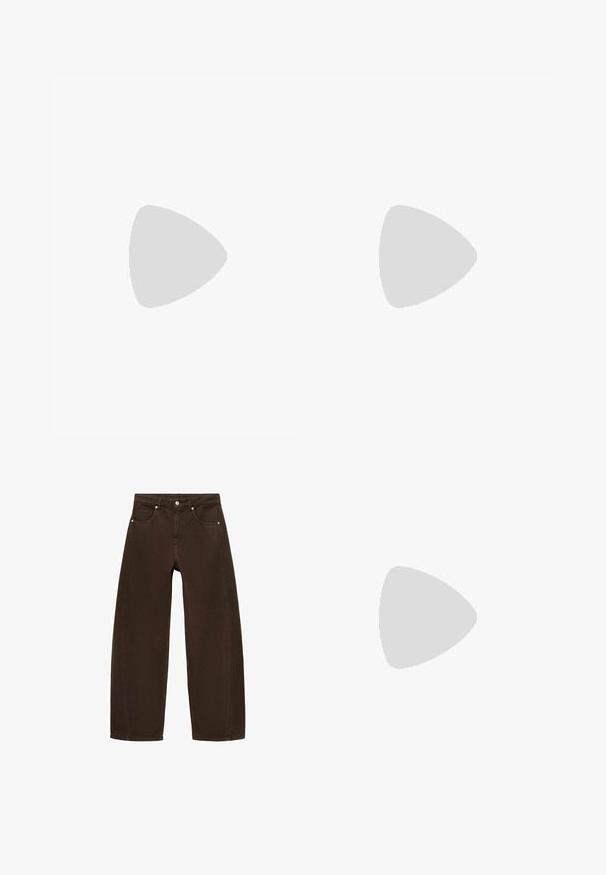 Tricou alb din bumbac, cu mâneci scurte, guler rotund, croi lejer și tiv cusut. Eticheta este vizibilă pe interiorul gulerului.; Jeans largi maro din denim, cu închidere prin buton și fermoar, cinci buzunare și accente din metal.; Pantofii sport negri cu accente gri, superior sintetic neted, talpă texturată, vârf rotund și șnururi plate. Design clasic cu detalii ale logo-ului.; Geantă din piele neagră, cu mânere împletite, buzunar cu fermoar și ciucuri suspendați. Suprafață texturată cu capse metalice și accente din metal.