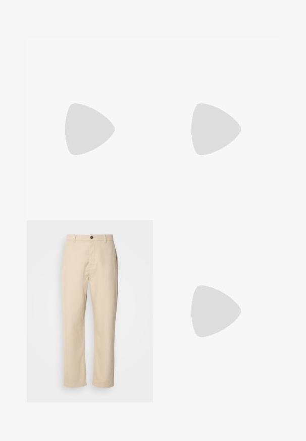 Camisa polo verde com colarinho com fecho, detalhes brancos nas mangas e logótipo na parte inferior. Feita de tecido suave com um design ajustado.; Calças de algodão bege com pernas retas, fecho frontal com botão, bolsos laterais e uma textura suave. Design minimalista, sem padrões visíveis.; Mocassins brancos em couro com um acabamento suave, apresentando um detalhe costurado, um bico arredondado e uma sola de borracha preta para melhor aderência.; Pier One SET - Relógio - black/brown