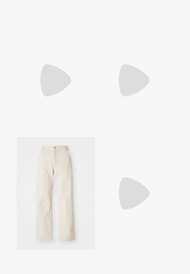 Iceberg T-shirt print - bianco ottico; Beige wijde broek van katoen, met een knoopsluiting, twee zijzakken en een rechte snit, met een gladde textuur.; Chunky sneakers met een wit en zilver ontwerp. Heeft meshpanelen, zwarte accenten en witte veters. Getextureerde zool met een verhoogd patroon.; Zwarte rechthoekige zonnebril met getinte lenzen, gouden hardware accenten op de tempels en logodetails aan de zijkant. Glad frametextuur.