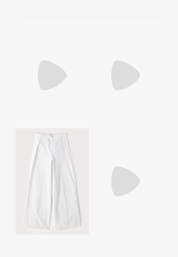 sandro Topper - marine; Vide ben bukser i hvid denim med kontrast- orange syninger, frontfolder og et klassisk fem-lommes design.; Beige høyhælte sandaler med tynn ankelstropp og to stropper over. Glanset lakkfinish og detaljer i gull på ankelstroppen.; Svart skinn skulderveske med buet fasong, justerbar stropp, og detaljer i gull hardware. Har merkevaren sitt navn preget på forsiden.