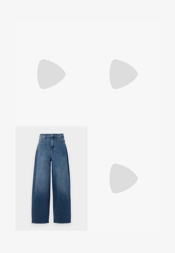 Balts pieguļoša t-krekls ar īsām piedurknēm, ar teksturētu "Guess Originals" logotipu ar spārniem krūtīs. Izgatavots no mīkstas auduma.; Platas kāja džinsi no tumši zilā denima. Ar augstu jostu, piecām kabatām un augšējo pogu aizdari. Nedaudz izbalināta tekstūra visā virsmā.; Melnas ādas slingback zābaki ar smailu purngalu, ar šauru papēdi un zelta krāsas akcentu uz regulējama siksniņas. Gluda tekstūra.; Gaiši zila rokassoma ar strukturētu formu, gludu ādas materiālu, divām rokturiem un triķsveida zīmola logo priekšpusē. Ar rāvējslēdzēja aizdari.